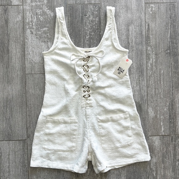 π₯π₯BILLABONG - LACE UP ROMPERπ₯π₯ - Picture 5 of 11